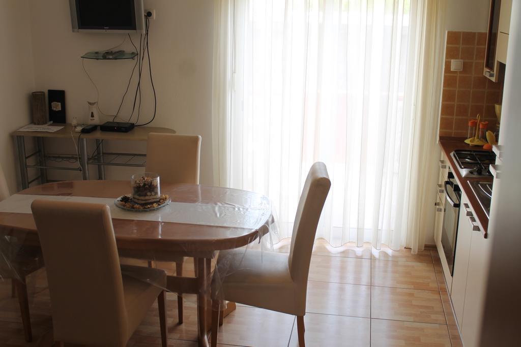 Apartments Roko Kolinda Bibinje Exterior foto