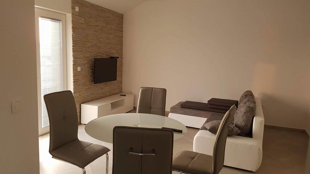 Apartments Roko Kolinda Bibinje Exterior foto