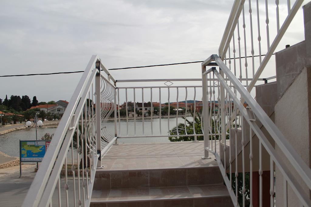 Apartments Roko Kolinda Bibinje Exterior foto