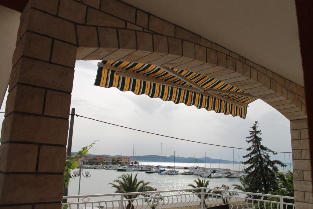 Apartments Roko Kolinda Bibinje Exterior foto