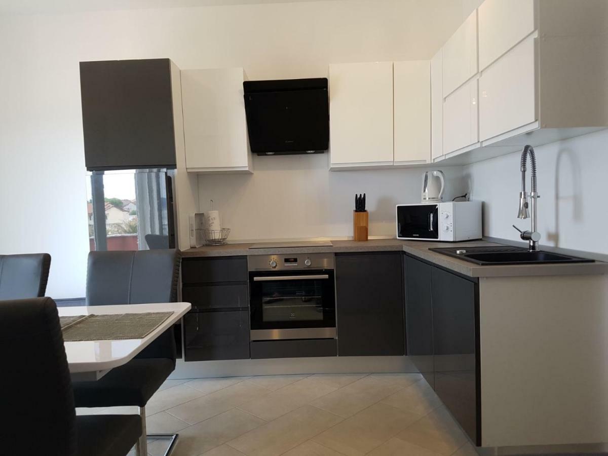 Apartments Roko Kolinda Bibinje Exterior foto